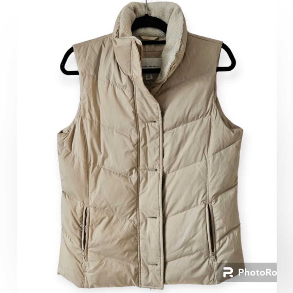 Banana Republic Beige Quilted Women's Vest